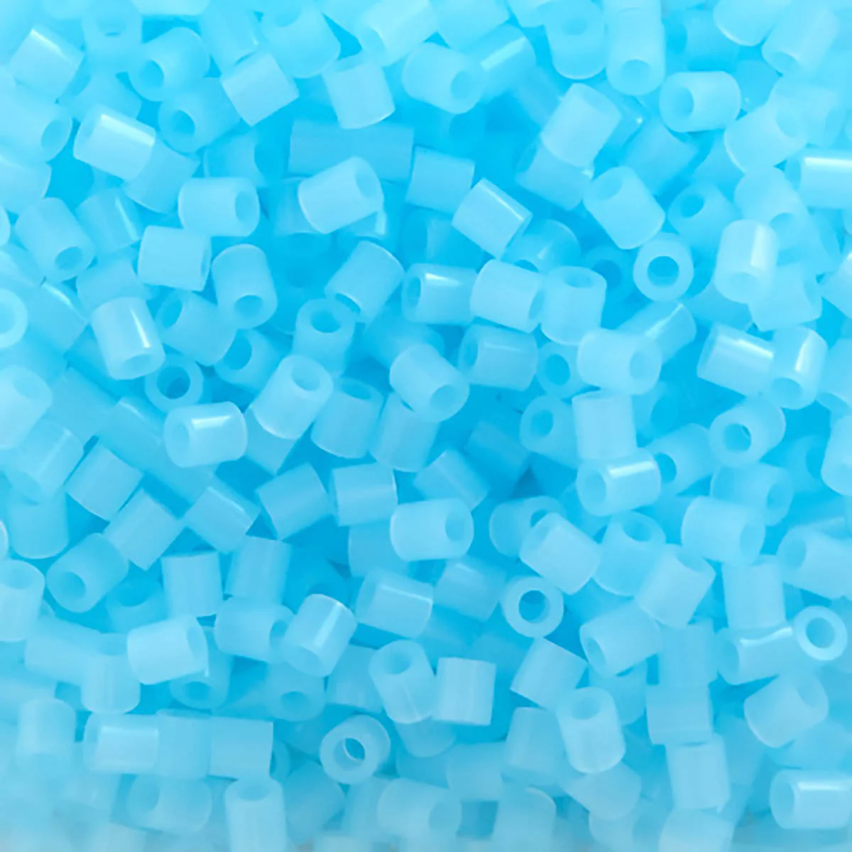 1,000 Perler Beads - Clear Blue